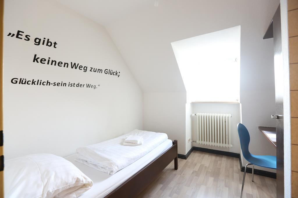 Kolping Hostel Trier Im Warsberger Hof חדר תמונה