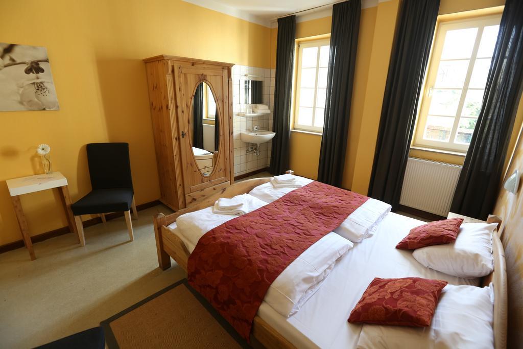 Kolping Hostel Trier Im Warsberger Hof חדר תמונה