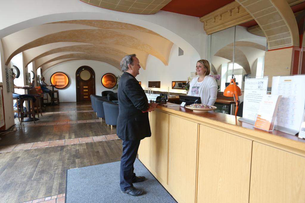 Kolping Hostel Trier Im Warsberger Hof מראה חיצוני תמונה